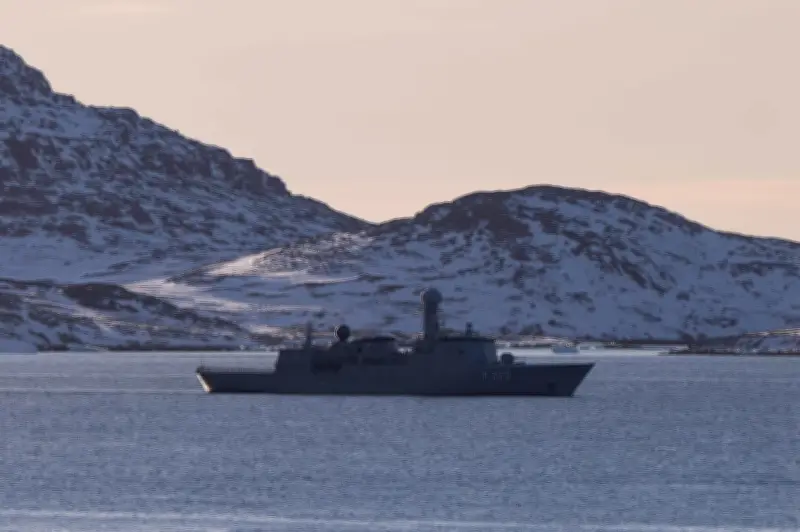 Anggota Kru Kapal Selam AS Dievakuasi Pasukan Denmark di Greenland