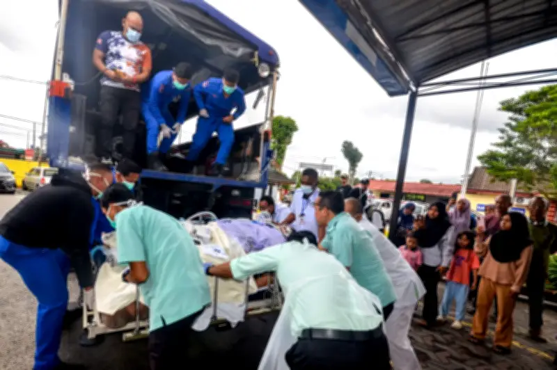 APM Besut Guna Lori Khas Pindahkan Pesakit 300kg ke Hospital Kuala Terengganu