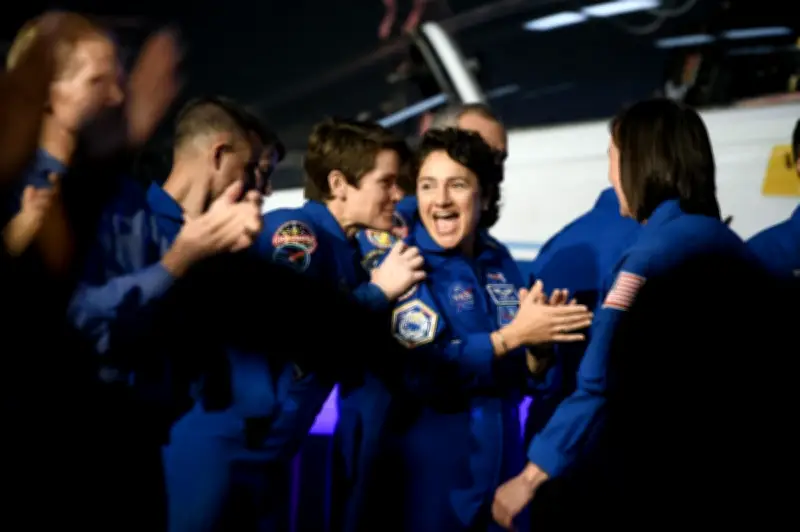 Astronaut Jessica Meir Bawa Arnab Boneka Anak ke Stesen Angkasa Lepas