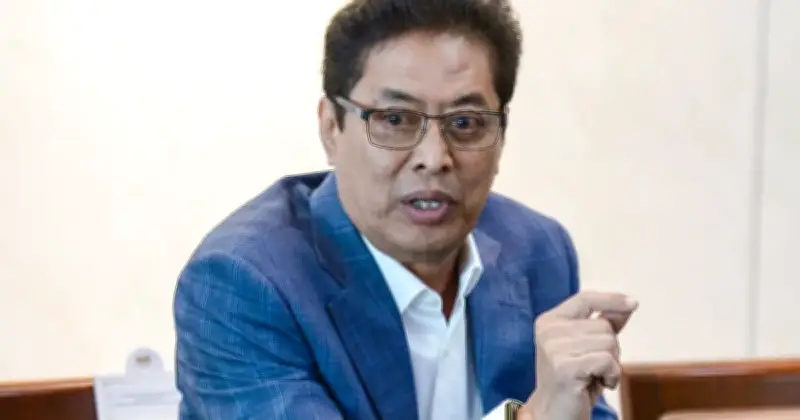 Azam Baki Tegaskan Tiada Perlu Cuti, Sedia Bekerjasama Sepenuhnya