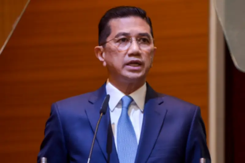 Azmin: Kepimpinan Perikatan Kecewa Muhyiddin Umum Letak Jawatan di London Tanpa Rundingan