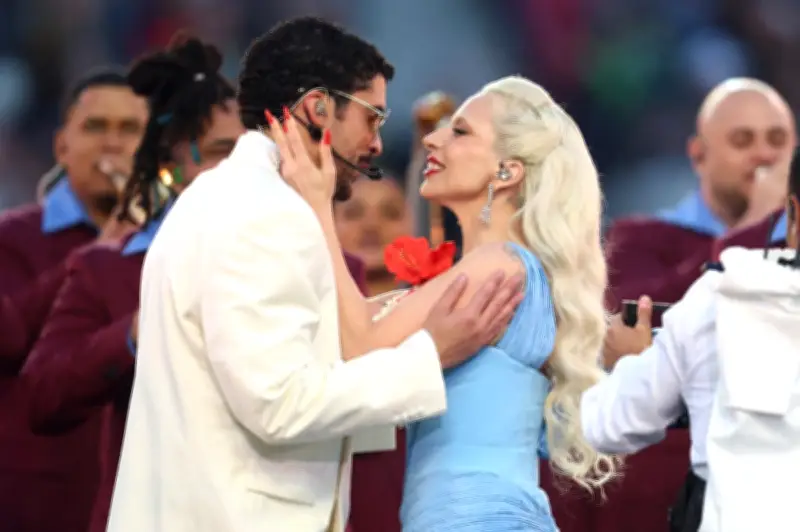 Bad Bunny Ubah Pentas Super Bowl Jadi Tribut Kepada Puerto Rico Bersama Lady Gaga
