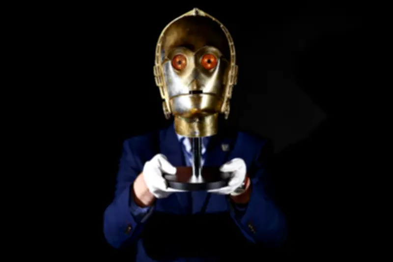 Barangan Sejarah Filem 'Jaws', 'Terminator' & 'Star Wars' Dipamerkan di Lelongan LA