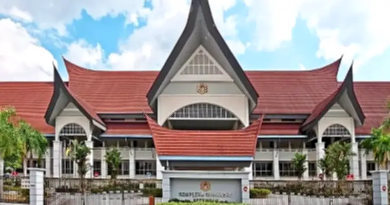 Bekas Peguam Dibebaskan Daripada Pertuduhan Pecah Amanah