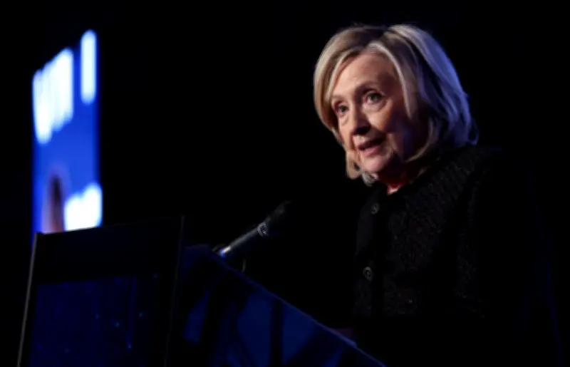 Bill dan Hillary Clinton Beri Keterangan Berturut-turut dalam Siasatan Epstein, Tuduh Proses 'Mahkamah Kanggaru'