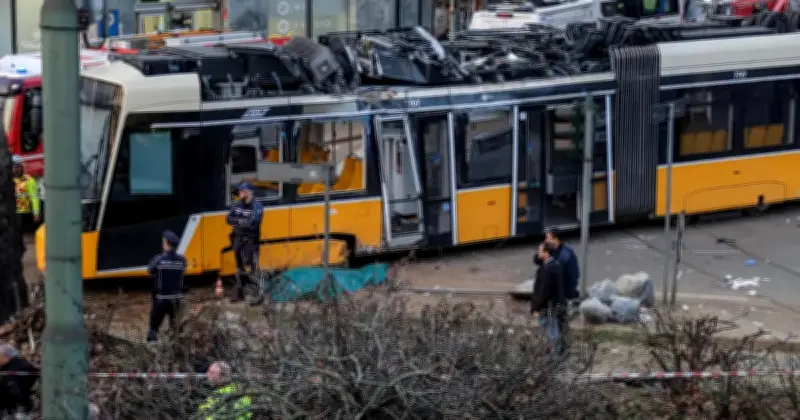 Dua Maut, 38 Cedera Selepas Trem Tergelincir di Milan