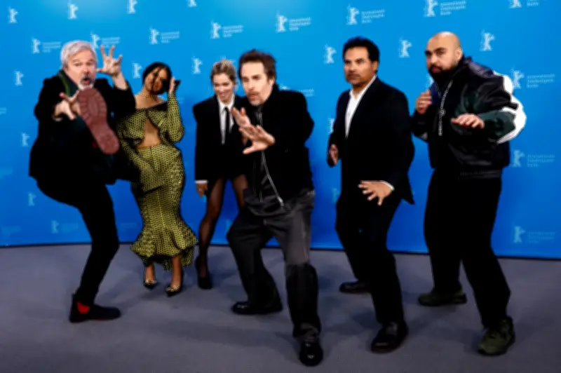 Filem Verbinski di Berlinale Beri Amaran AI dengan Sentuhan Komedi