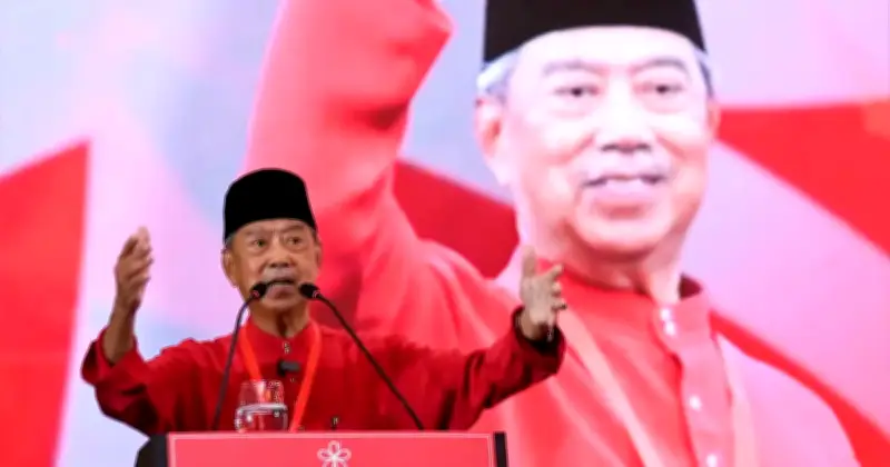 Hamzah Zainudin Disingkirkan, Muhyiddin Yassin Kekal Teguh dalam Arena Politik