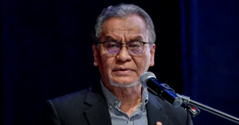 Hospital Kerajaan Tidak Akan Menolak Kanak-Kanak Tanpa Kerakyatan, Kata Dzulkefly