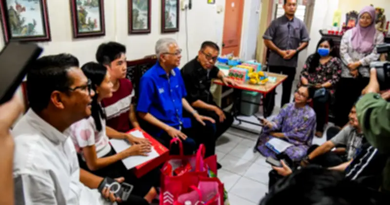 Ismail Sabri Bertekad Jaga Anak Angkat YKM Hingga Tamat Pengajian Universiti