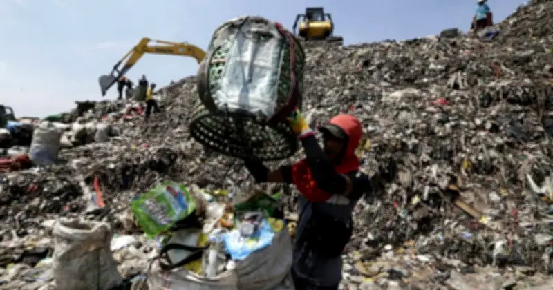 Jakarta Hadapi Krisis Sampah 'Kotor' Ketika Tapak Pelupusan Penuh Kapasiti