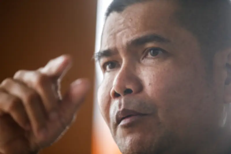 Jamal Yunos Lelong Kasut dan Tuala untuk Bayar Hutang RM66,000 kepada Teresa Kok