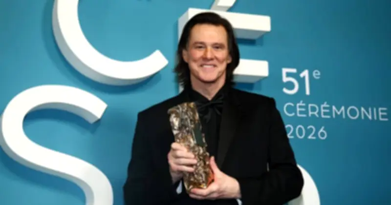Jim Carrey Dihormati di Anugerah Cesar Perancis dengan Ucapan dalam Bahasa Perancis
