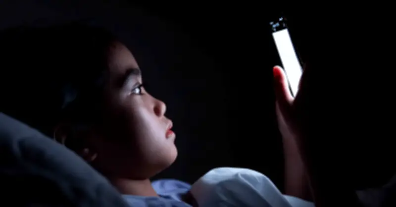 Kajian: Masa Skrin Berlebihan Tingkatkan Risiko Kemurungan 61% Pada Kanak-kanak