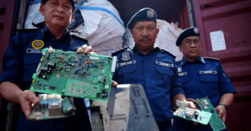 Kastam Pahang Rampas 8 Kontena E-Waste Bernilai RM2.15 Juta dalam Serbuan