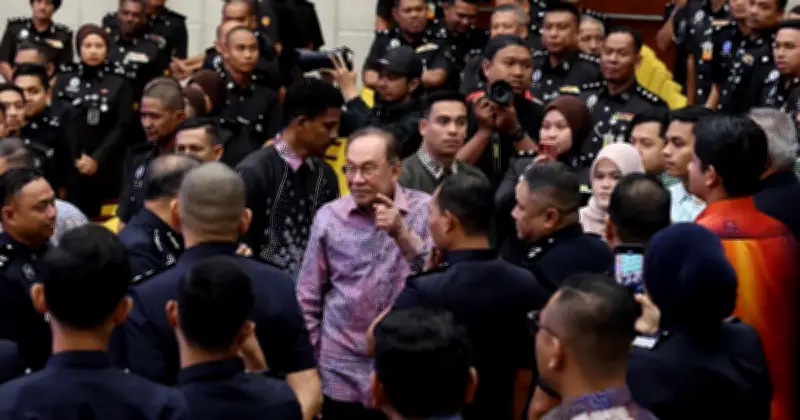 Kerajaan Terus Fokus Baik Pulih Kuarters Uzur Tentera dan Polis