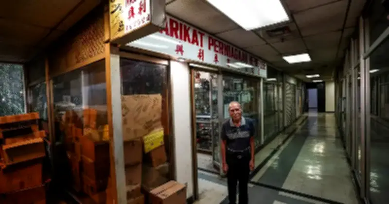 Legasi 6 Dekad: Chow Hon Meng Terus Asah Logam Secara Manual di Kuala Lumpur