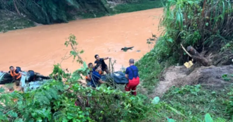 Lelaki 25 Tahun Maut Selepas Kereta Terbabas ke Sungai di Sungai Gadut