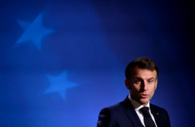 Macron Panggil Eropah Labur Sektor Strategik, Peringatkan Ancaman AS Belum Berakhir