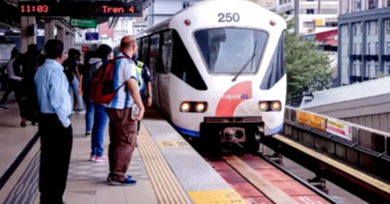 Masalah Teknikal Ganggu Perkhidmatan LRT Laluan Kelana Jaya Semasa Waktu Puncak