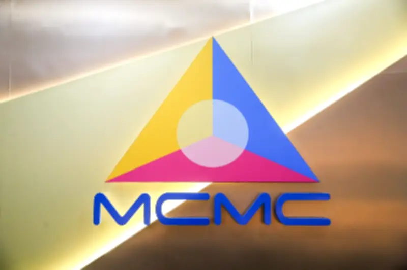 MCMC Siasat Individu Muat Naik Imej Pijak Al-Quran di Threads, Boleh Dikenakan Denda atau Penjara