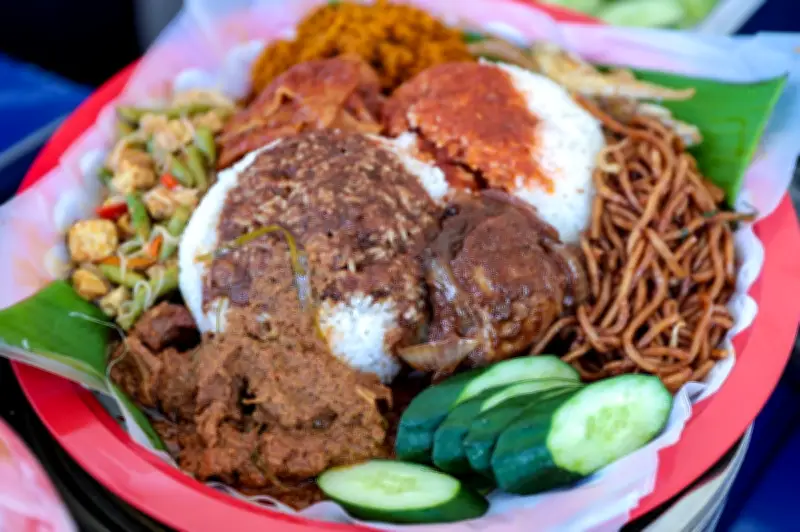 Nasi Ambeng Tradisional Johor Jadi Taruhan Utama di Bazar Ramadan Angsana