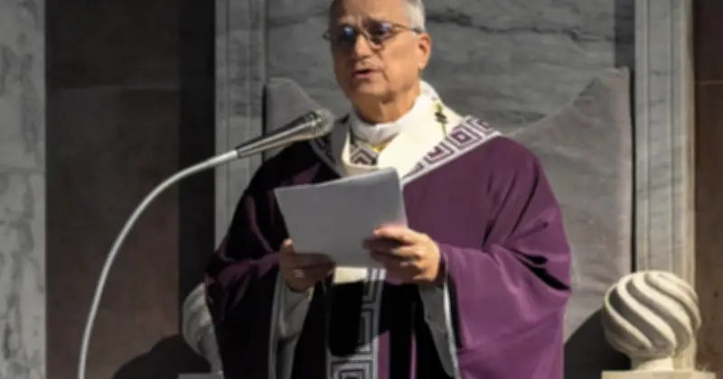 Paus Leo Meratapi Dunia 'Terbakar' dalam Khutbah Rabu Abu di Vatican