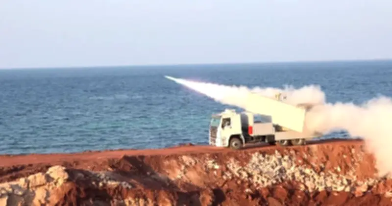 Pengawal Revolusi Iran Mulai Latihan Ketenteraan di Selat Hormuz