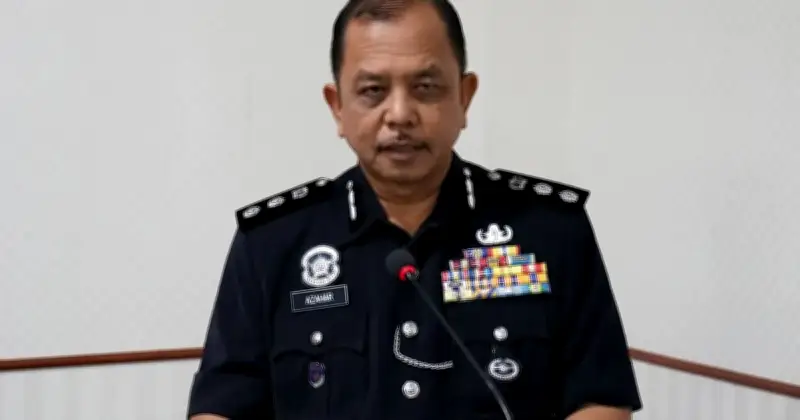 Polis Kejar Tiga Lelaki Didakwa Melempar Mercun ke Rumah Warga Emas di Seremban