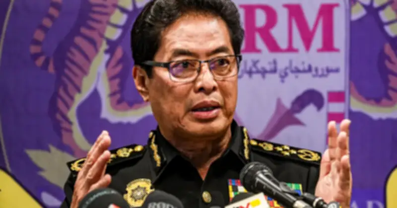 Polis Panggil Individu Bantu Siasatan Dakwaan Pemilikan Saham Azam Baki