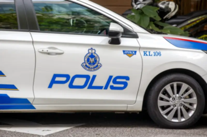 Polis Tahan 'Cikgu Chandra', Rampas Telefon Bimbit Berikutan Hantaran Viral Sentuh Isu 3R