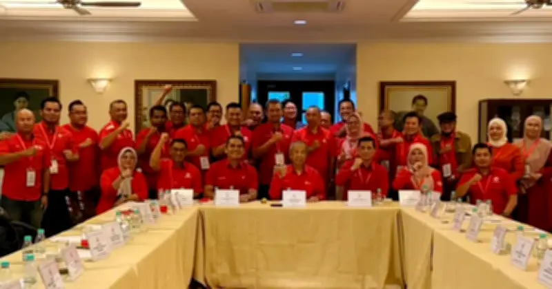 Radzi Jidin dan Ahmad Faizal Dilantik Jalankan Tugas Timbalan Presiden Bersatu