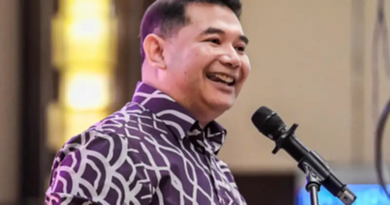 Rafizi Ketawa Tangani Dakwaan Rasuah Terkait Perjanjian Dengan Syarikat UK