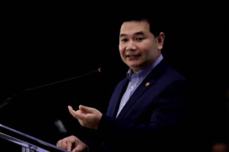 Rafizi Nafi RM1.1 Bilion Perjanjian Cip Mikro ARM Tergesa-gesa, Dibentang Tiga Kali di Kabinet