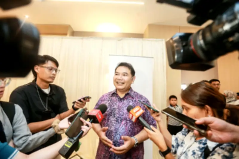 Rafizi Teruskan Saman Terhadap Caprice Selepas Tempoh Maaf Tamat