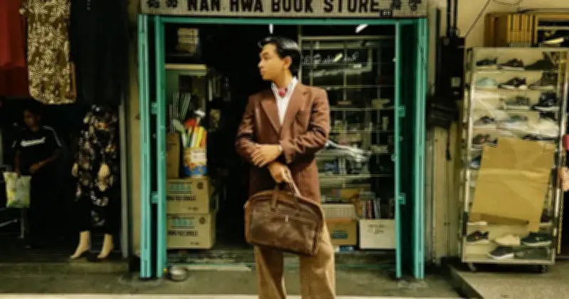 Rayn Amrillah Padankan Fesyen Vintage dengan Bangunan Warisan Malaysia