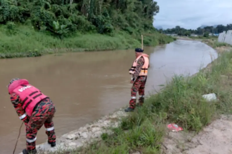 Remaja 17 Tahun Dikhuatiri Lelamai Selepas Jatuh Ke Sungai Di Petra Jaya