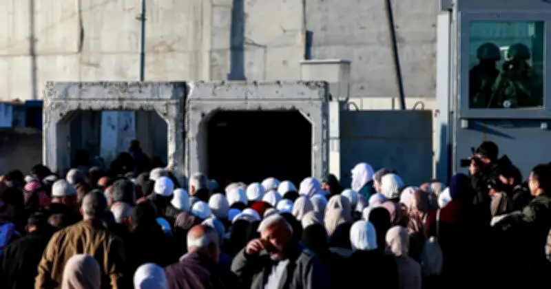 Ribuan Umat Islam Solat Jumaat Pertama Ramadan di Masjid Al-Aqsa Jerusalem