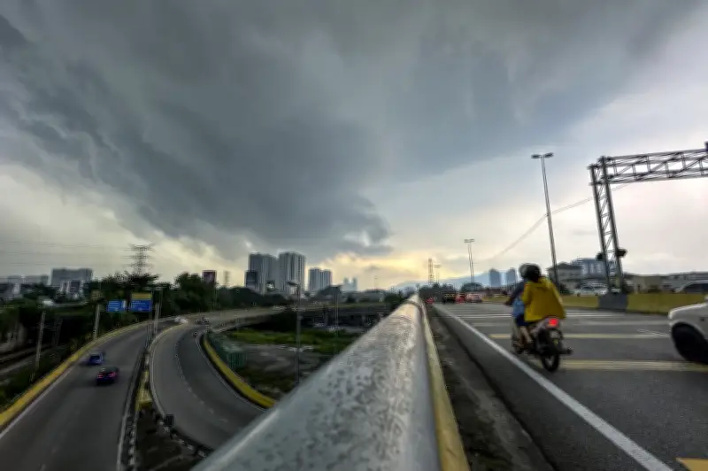 Ribut Petir dan Hujan Lebat Diramal Melanda KL, Putrajaya dan Sembilan Negeri