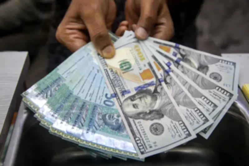Ringgit Susut Berbanding Dolar AS Ketika Ketidakpastian Tarif AS Semakin Meningkat
