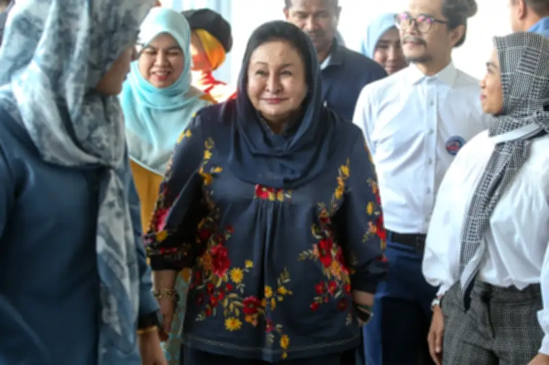 Rosmah Dapat MC Selepas Jatuh, Mahkamah Persekutuan Tangguh Rayuan Buka Semula Kes Solar
