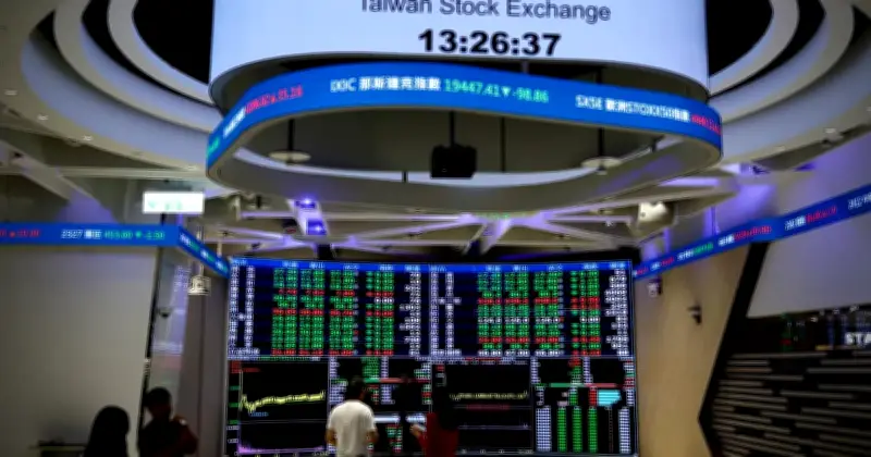 Saham Asia Catat Rekod Tertinggi, Data Pekerjaan AS Naikkan Dolar dan Hasil