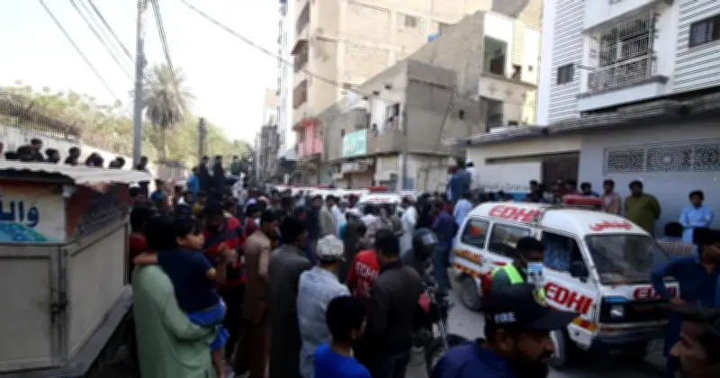 Sekurang-kurangnya 16 Maut dalam Runtuhan Bangunan di Karachi, Pakistan