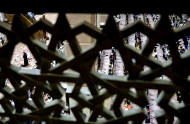 Solat Tarawih Ramadan: 'Hadiah Istimewa' Yang Menyemarakkan Semangat Muda