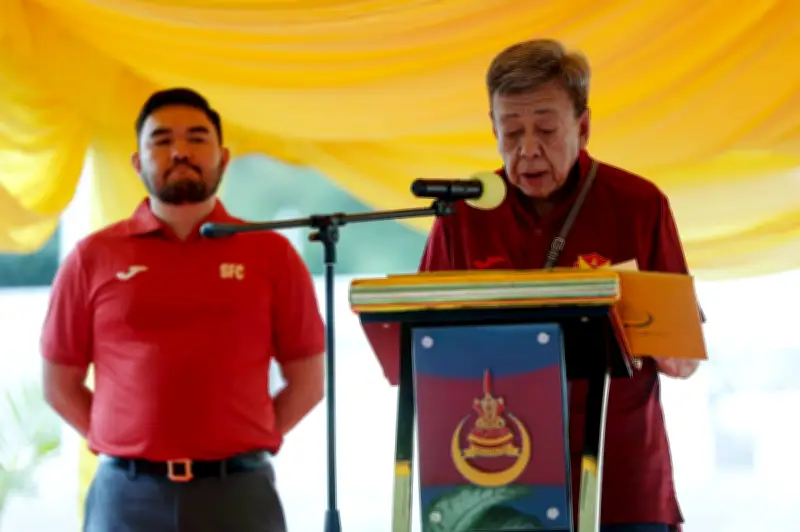 Sultan Sharafuddin Ingatkan Peminat Bola Sepak Jauhi Dadah, Pelihara Maruah