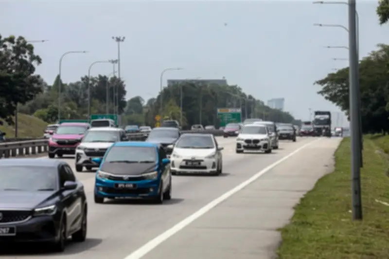 Trafik Melambat di Lebuhraya Utama Selepas Perayaan Tahun Baru Cina