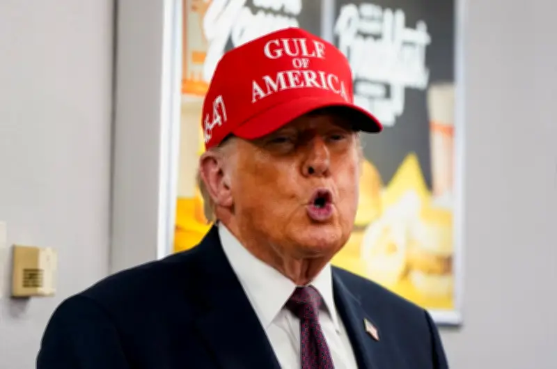 Trump Cadangkan 'Pengambilalihan Mesra' Cuba Ketika Embargo AS Menggugat Ekonomi