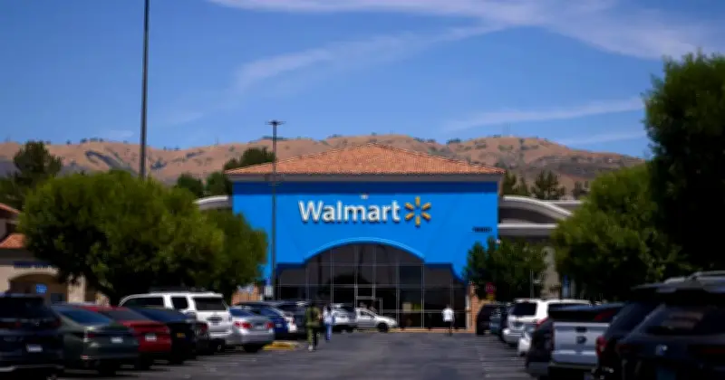 Walmart Laporkan Keputusan Kukuh Tetapi Ramalkan Pertumbuhan Lebih Perlahan