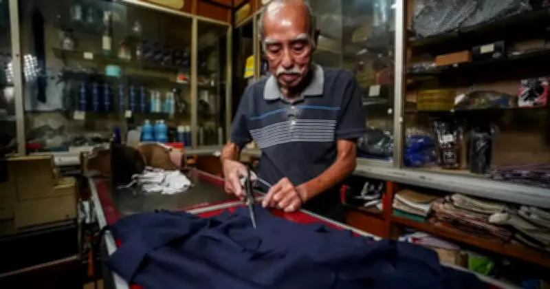 Warisan Mengasah Pisau Selama Enam Dekad: Kisah Chow Hon Meng di Jalan Petaling