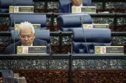 Kekalutan Jawatan Ketua Pembangkang: Hamzah Zainudin Enggan Komen Selepas Dipecat Bersatu